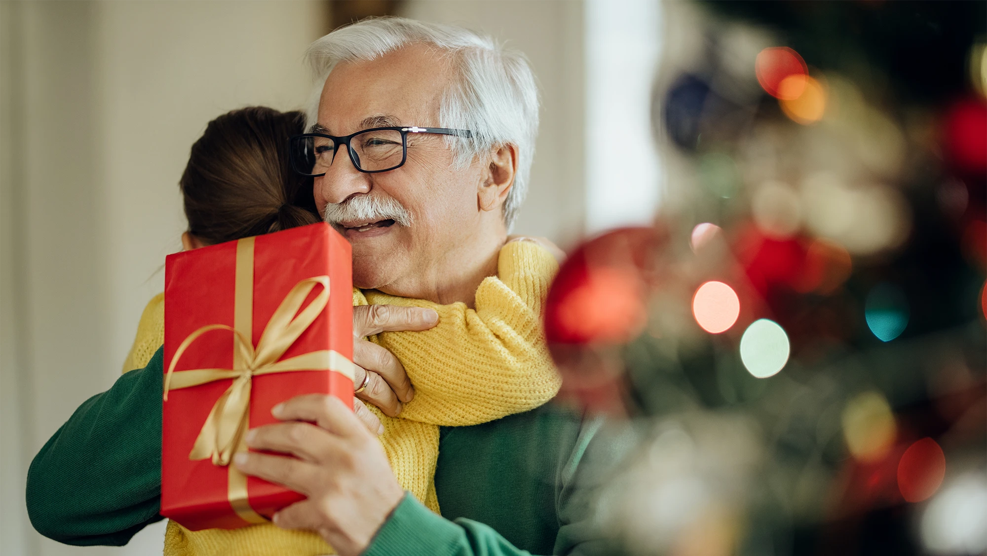 How to Connect with Your Loved One with Alzheimer’s This Holiday Season